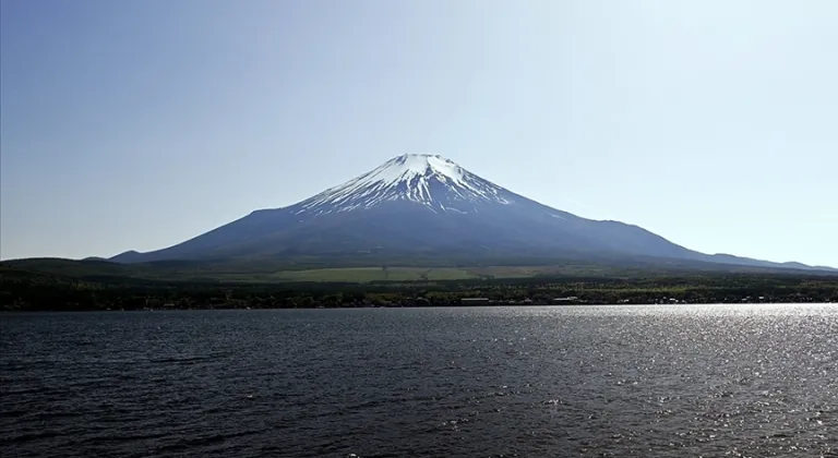 102 yaşındaki dağcı, Fuji Dağı'nın zirvesine tırmanan en yaşlı kişi oldu