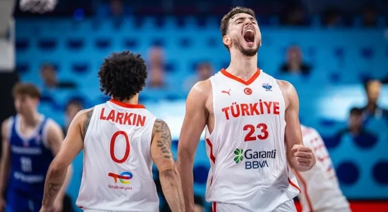 12 Dev Adam çeyrek finalde!