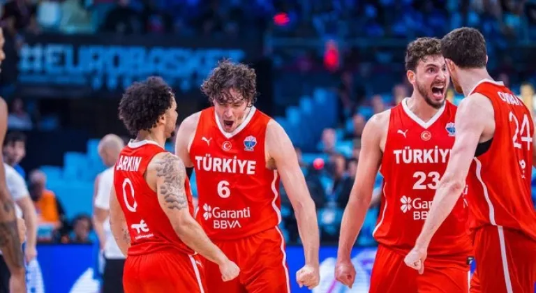12 Dev Adam tarihi yazdı! Avrupa Şampiyonası'nda finale yükseldi