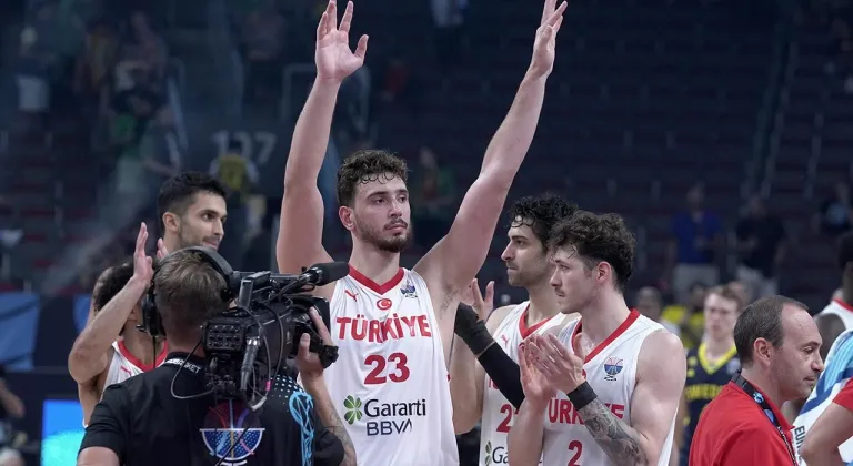 12 Dev Adam yarı final için parkeye çıkıyor
