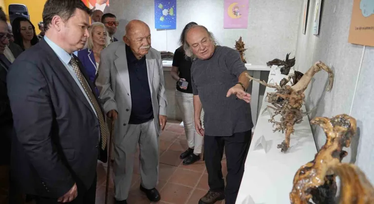 14 yıl boyunca dağdan topladığı eserlerle sergi açtı