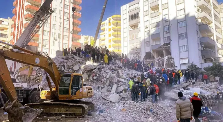 42 kişinin öldüğü apartmanın sorumlularına hapis cezası