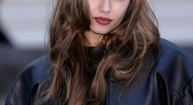 Afra Saraçoğlu Paris Moda Haftası'nda!
