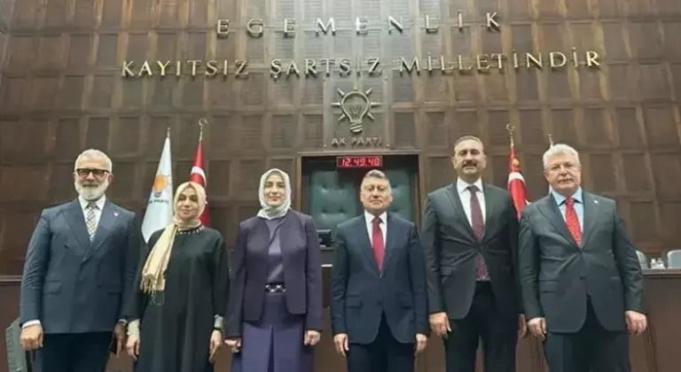 AK Parti TBMM Grubu, yeniden göreve seçildi