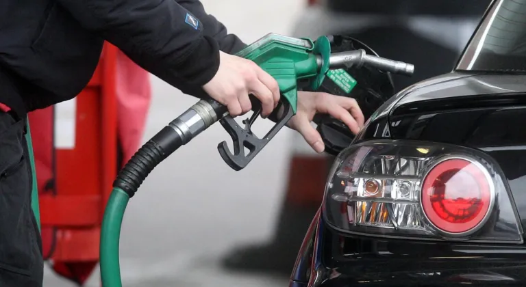 Akaryakıt fiyatlarında son durum! Benzin, motorin ve LPG'ye zam var mı?
