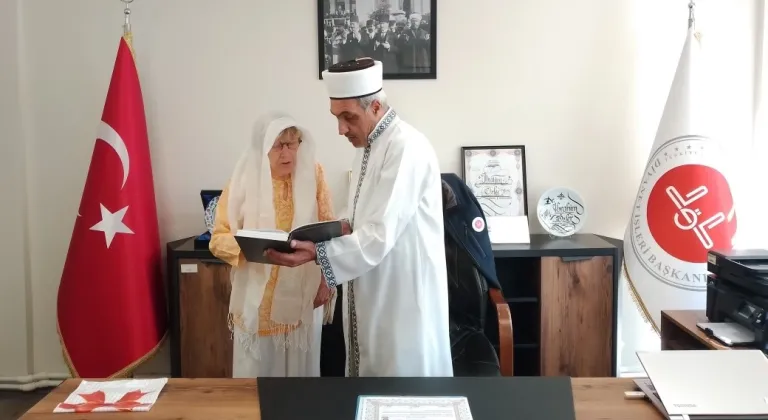 Alman vatandaş Bursa'da Müslüman oldu
