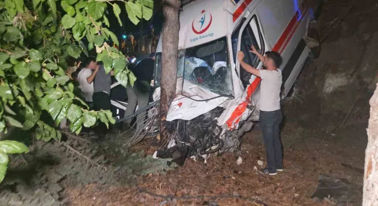 Ambulansın karıştığı kazadan acı haber