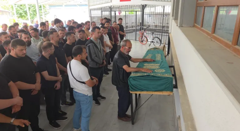 Bağ evinde balta ile öldürülen genç adam toprağa verildi