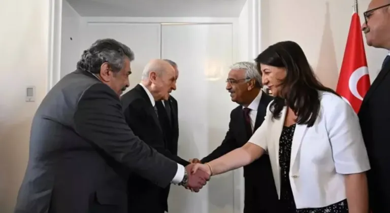 Bahçeli'den gazetecilere dikkat çeken yanıt: "Ben ahrazım"