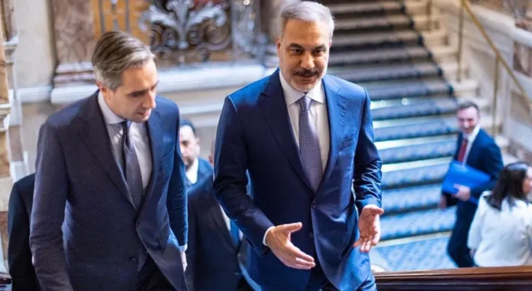 Bakan Fidan, İrlanda Başbakan Yardımcısı Harris ile bir araya geldi