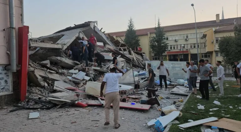 Balıkesir'de yıkılan binanın sahibi ve müteahhiti gözaltına alındı!