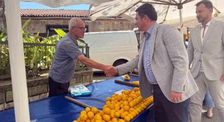 Başkan Aydın esnaf ve vatandaşla buluştu
