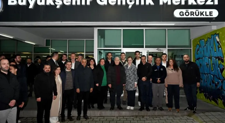 Başkan Bozbey, sahuru gençlerle yaptı