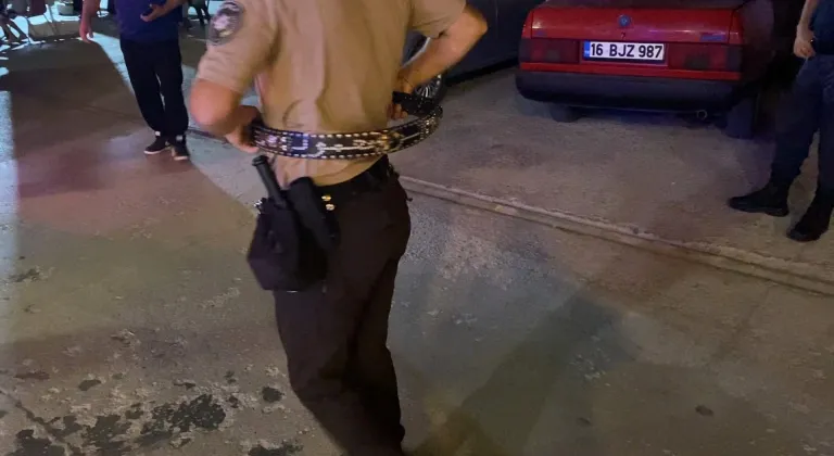 Belinden kemer değil, 60 santimlik bıçak çıktı!