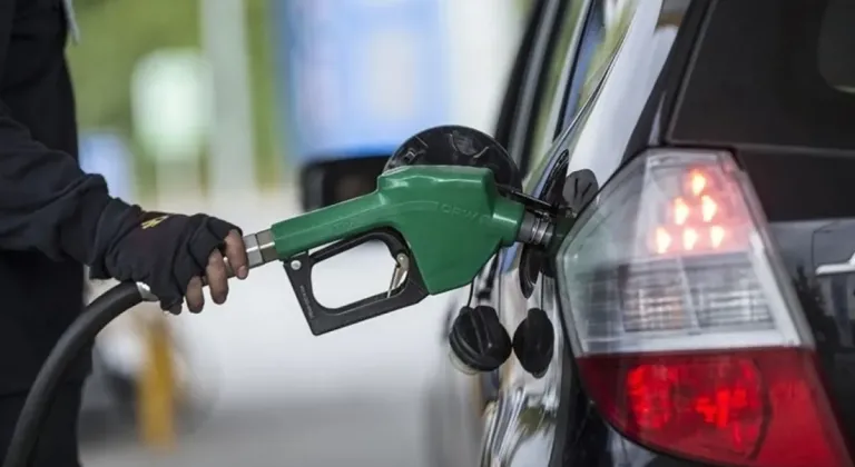 Benzine zam yolda