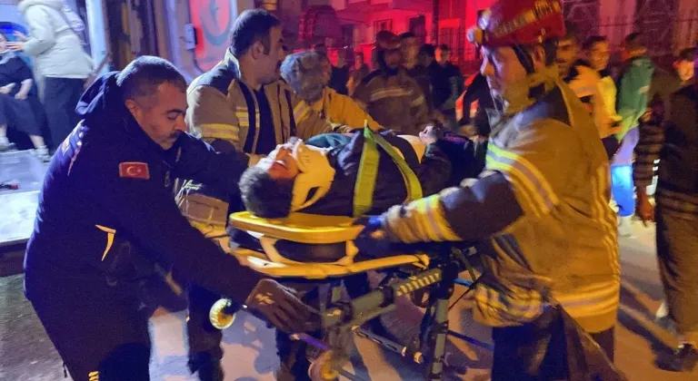 Bursa'da 2 otomobil çarpıştı: 3 yaralı