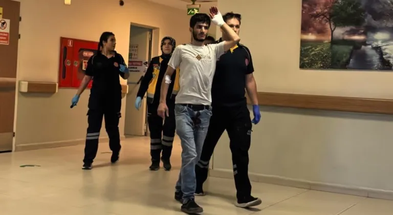 Spiralle demir keserken kendini yaraladı!