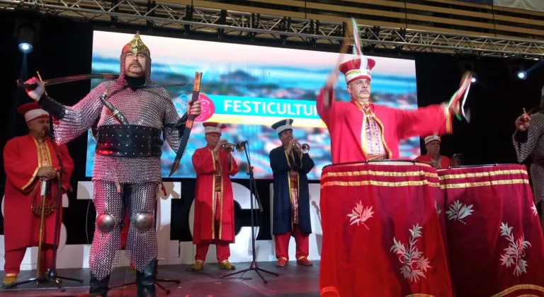 Bursa Mehter Takımı Fransa’yı fethetti