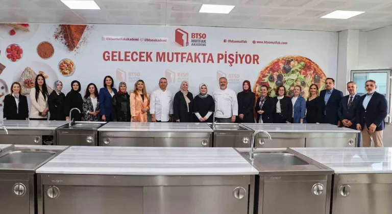 Bursa protokolünün eşleri mutfağa girdi