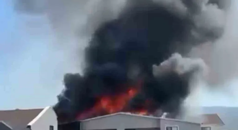 Bursa'da korkutan yangın: 6 katlı apartman alev aldı