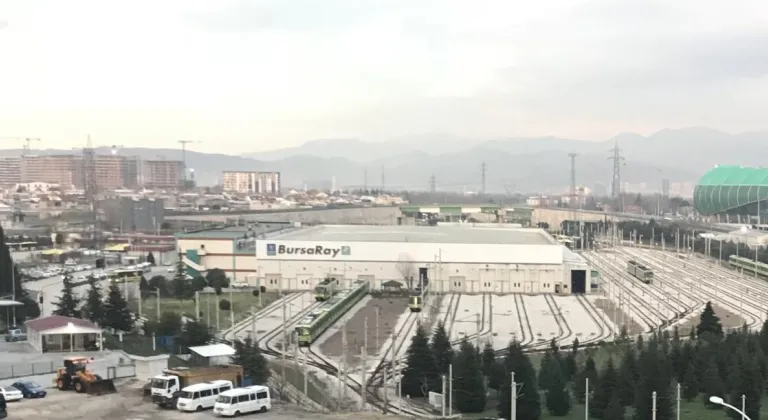 Bursa’da belediye personeline ‘Canlı müzikli’ öğle yemeği!