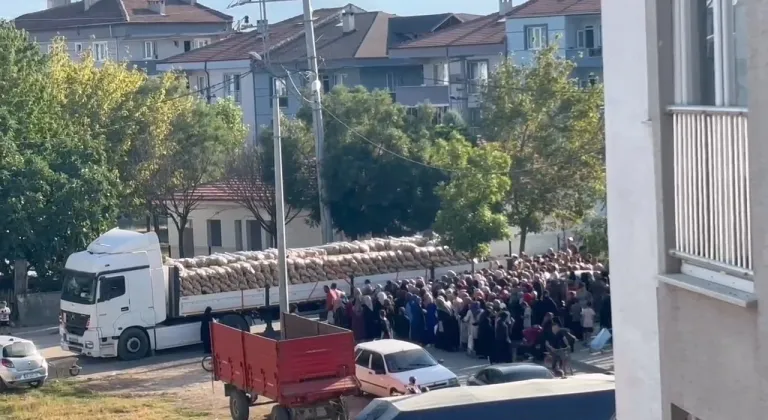 Bursa’da bir hayırsever 30 ton patatesi ücretsiz dağıttı