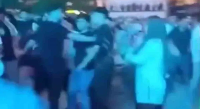 Bursa'da Buray konserinde kavga çıktı