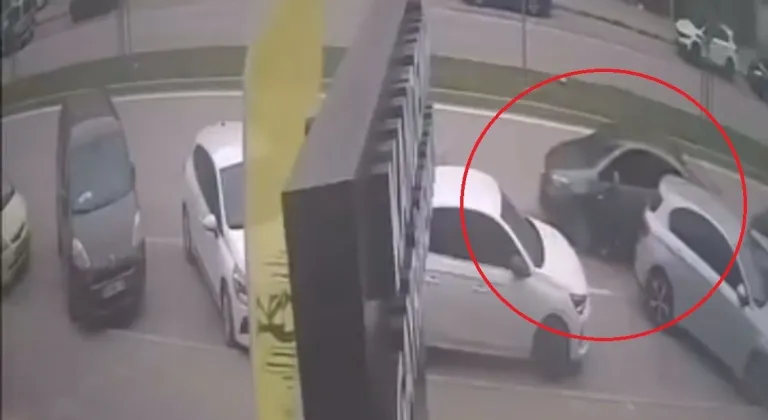 Bursa’da el freni faciası: Kontrolden çıkan araç 8 otomobile çarptı