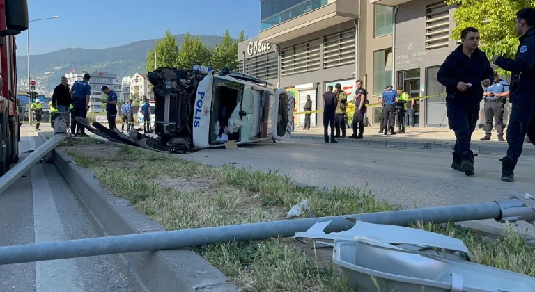 Bursa’da kadına şiddet ihbarından dönen polis aracı takla attı: 2’si polis 4 yaralı