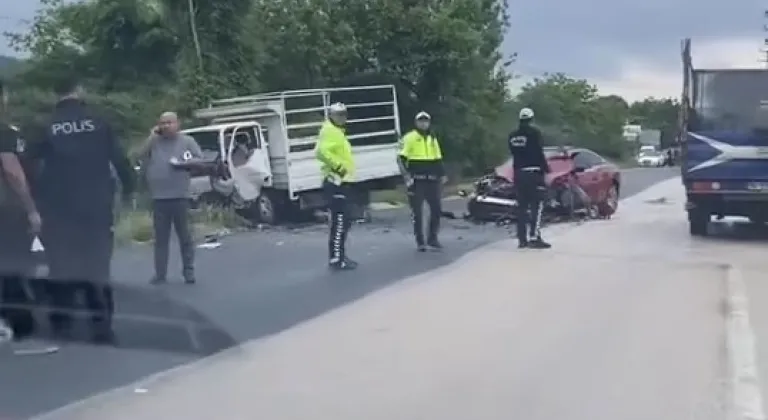 Bursa’da kamyonet ile otomobil çarpıştı: 2 yaralı