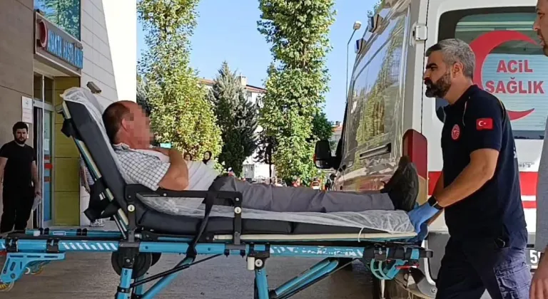Bursa’da kavşakta iki otomobil çarpıştı: 3 yaralı