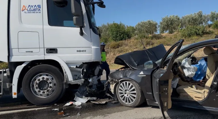 Bursa’da otomobil ile tır çarpıştı: 1 ölü, 2 ağır yaralı