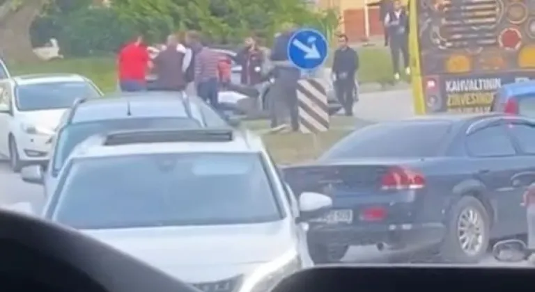 Bursa'da sürücüler sokağı boks ringine çevirdi