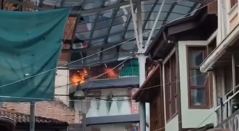 Bursa'da tarihi çarşıda yangın!