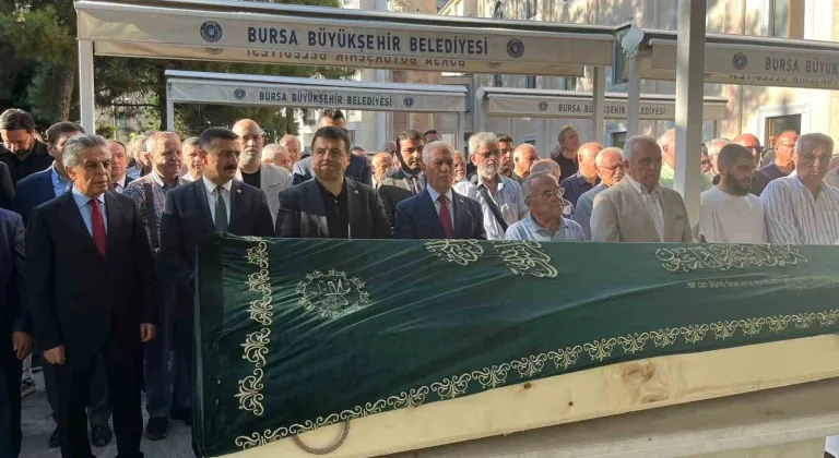 Bursa’nın duayen gazetecilerinden Engin Özpınar toprağa verildi
