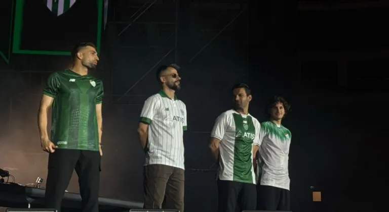 Bursaspor'dan taraftarlara müjde! Formalar o tarihte mağazalarda