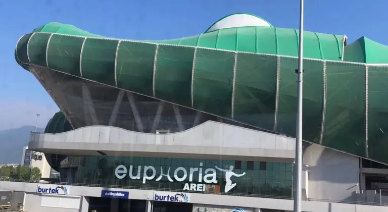 Bursaspor stadyumunun ağız kısmına spor salonu açılıyor
