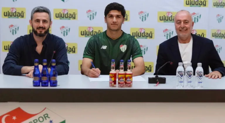 Bursaspor’da Ensar Duman profesyonel oldu