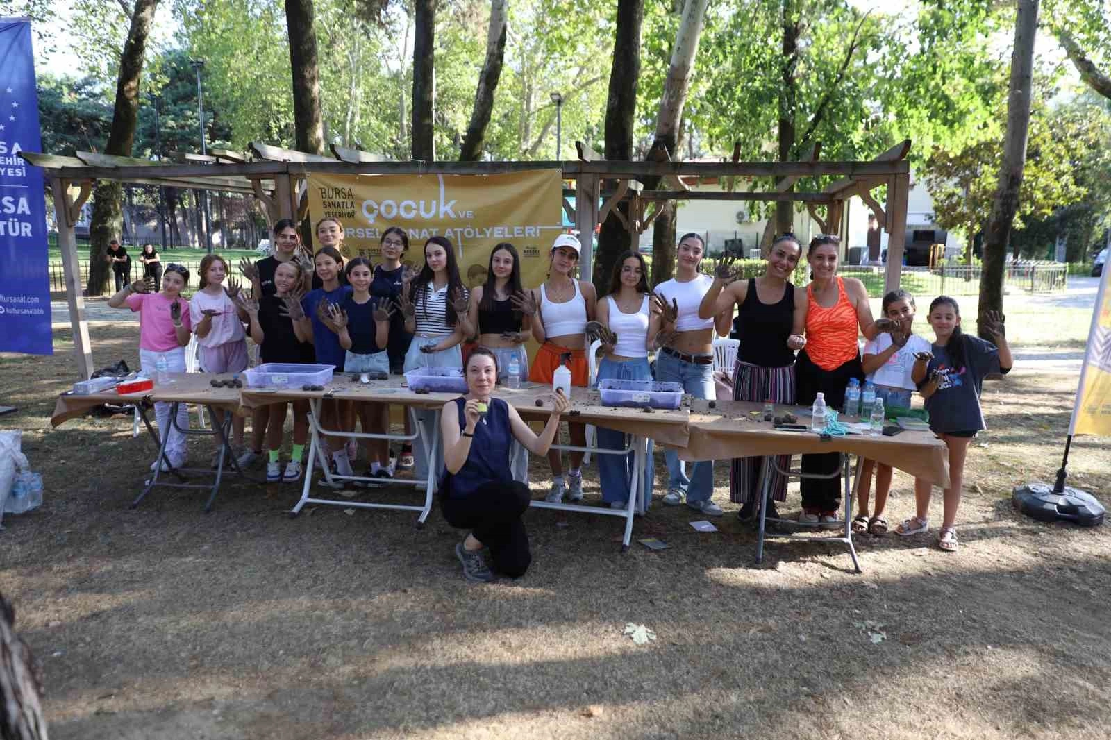Bursa'da çocuklar sanatla doğayı keşfetti