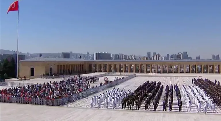 Cumhurbaşkanı Erdoğan Anıtkabir'i ziyaret etti