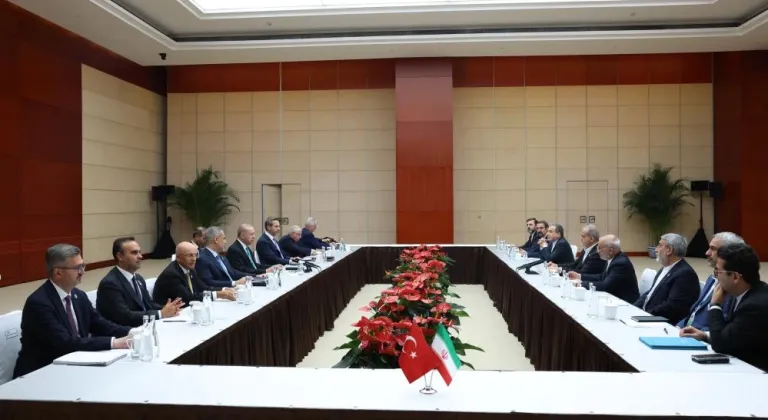 Cumhurbaşkanı Erdoğan, Pezeşkiyan ile görüştü
