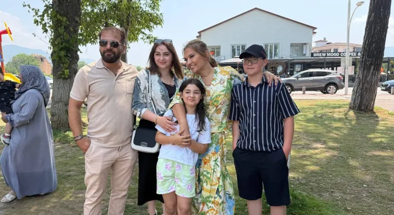 Demet Akalın sırf onun için İznik'e geldi