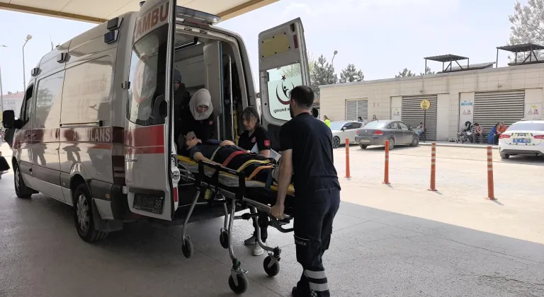 Deprem korkusuyla kaçarken merdivenden düştü