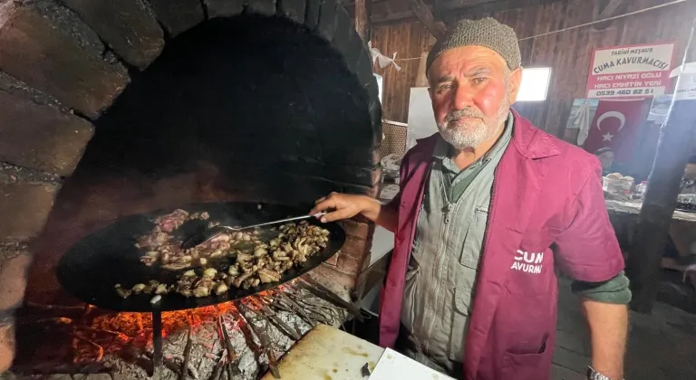 Dualı güveçlerden yemek için akın akın geliyorlar