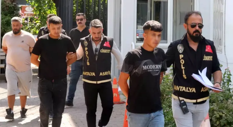 Düğünde karşılaştığı eşinin eski nişanlısını öldürdü