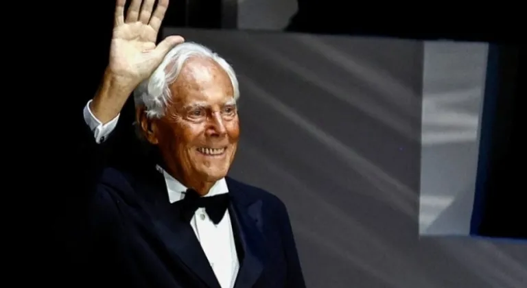 Efsanevi İtalyan moda tasarımcısı Giorgio Armani hayatını kaybetti