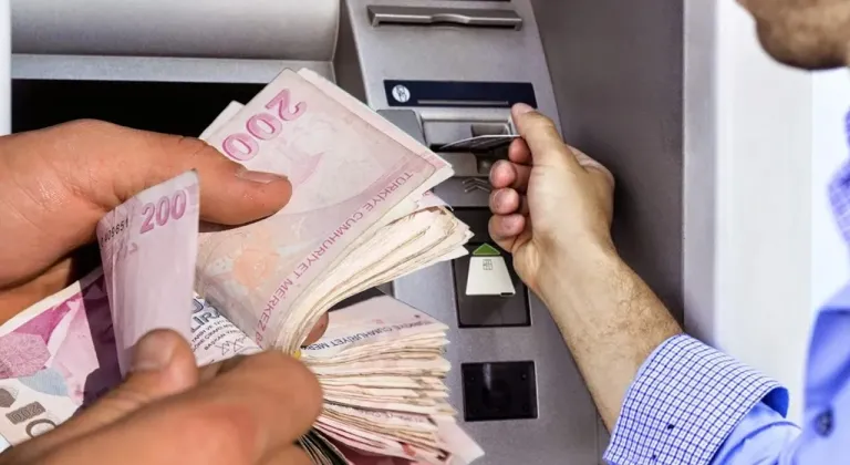 Emekli maaş farkları bugün hesaplarda!