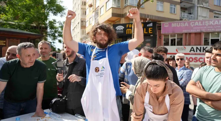 5 dakikada 11 metre börek yedi, 10 gram altının sahibi oldu