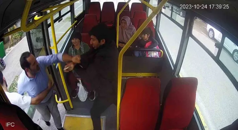 Vicdansızlığın böylesi: Otobüs şoförü engelli bireyi darp etti