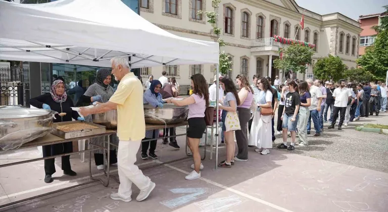 Bursa'da eski mezunlar pilav gününde buluştu